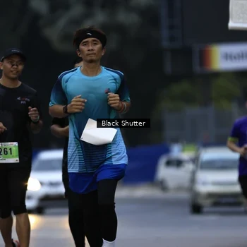 Runner Photo 8860377