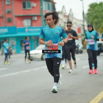 Runner Photo 8860436