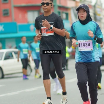 Runner Photo 8860441