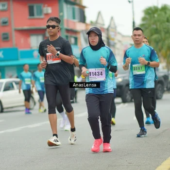 Runner Photo 8860442