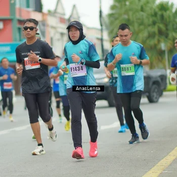 Runner Photo 8860443