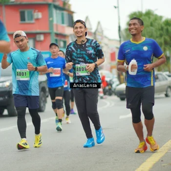 Runner Photo 8860641