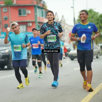 Runner Photo 8860694