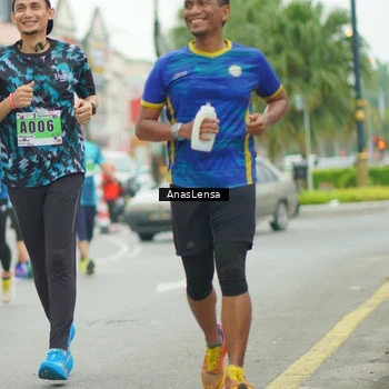 Runner Photo 8860695