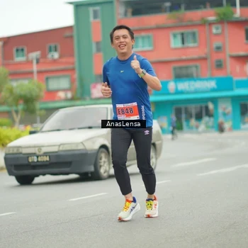 Runner Photo 8860772