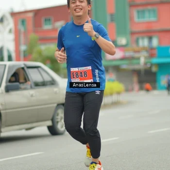 Runner Photo 8860847