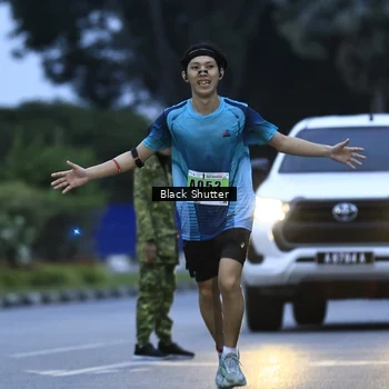 Runner Photo 8861157