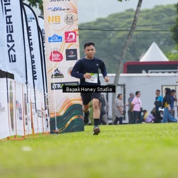 Runner Photo 8861299