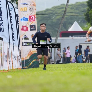 Runner Photo 8861306