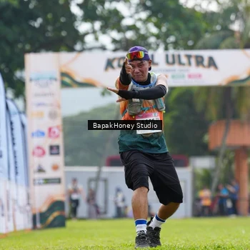 Runner Photo 8861358