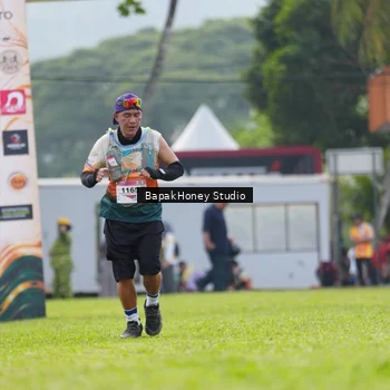 Runner Photo 8861375