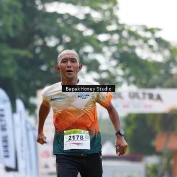Runner Photo 8861579