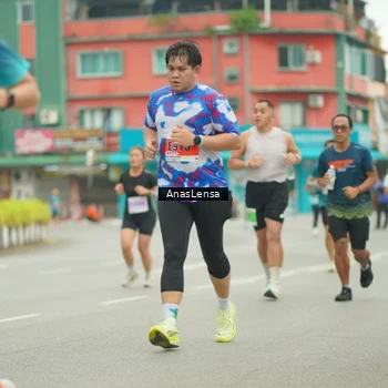Runner Photo 8861704