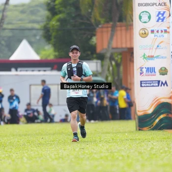Runner Photo 8863396