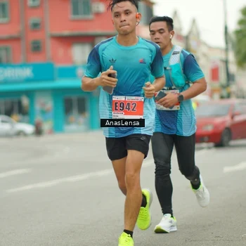 Runner Photo 8863405