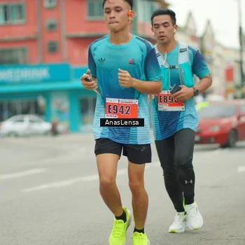 Runner Photo 8863407