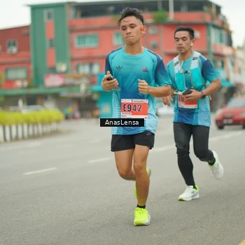 Runner Photo 8863421
