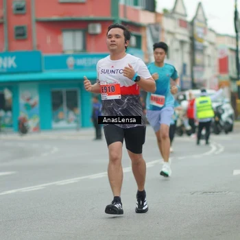 Runner Photo 8863669