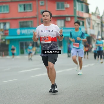 Runner Photo 8863676