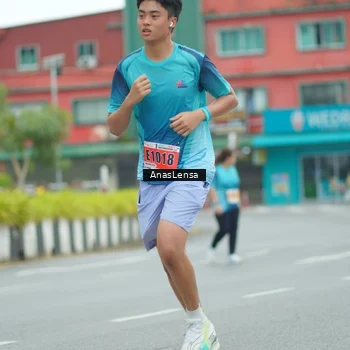 Runner Photo 8863835
