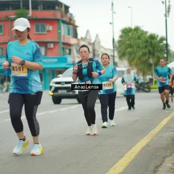 Runner Photo 8864010