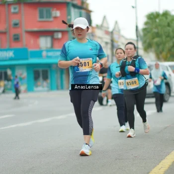 Runner Photo 8864024
