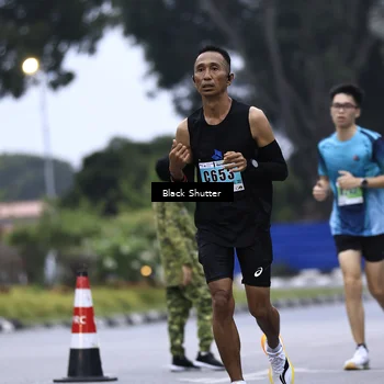 Runner Photo 8864042