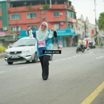 Runner Photo 8864263