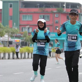 Runner Photo 8864676