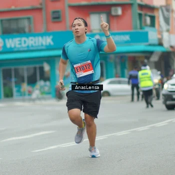 Runner Photo 8865776