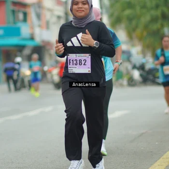 Runner Photo 8867010