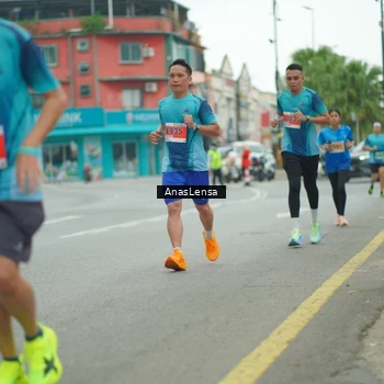 Runner Photo 8868100