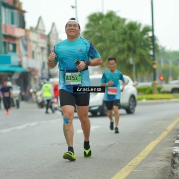 Runner Photo 8868442