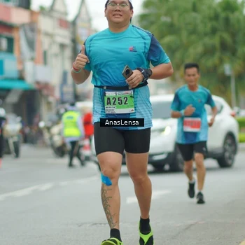 Runner Photo 8868495