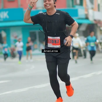 Runner Photo 8869005