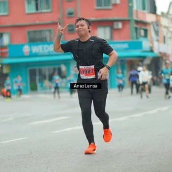 Runner Photo 8869046