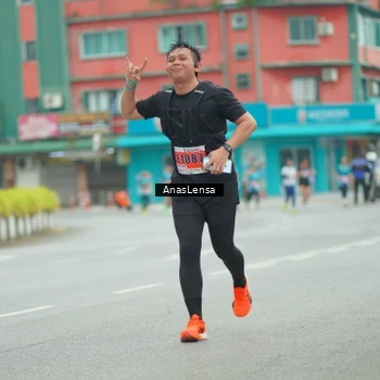 Runner Photo 8869051