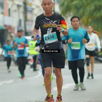 Runner Photo 8869115