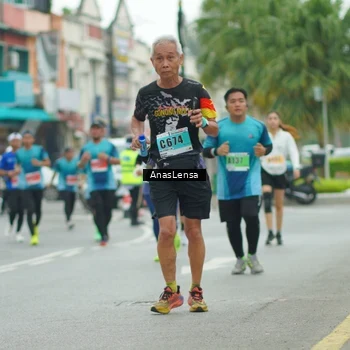 Runner Photo 8869123