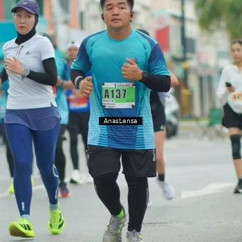 Runner Photo 8869140