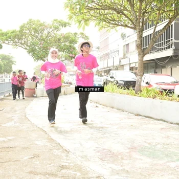 Runner Photo 8869423
