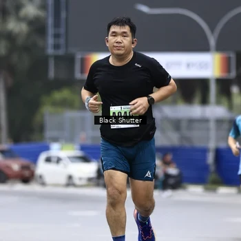 Runner Photo 8870912