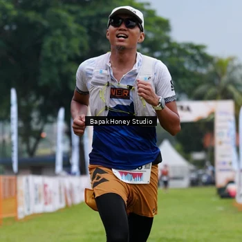 Runner Photo 8871342