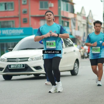 Runner Photo 8871695
