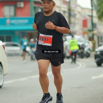 Runner Photo 8872116