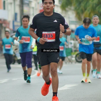 Runner Photo 8872457