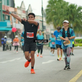 Runner Photo 8872476