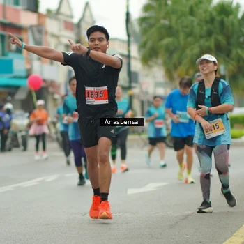 Runner Photo 8872478