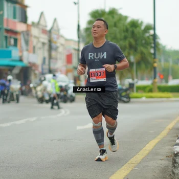 Runner Photo 8873635