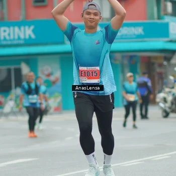 Runner Photo 8873835